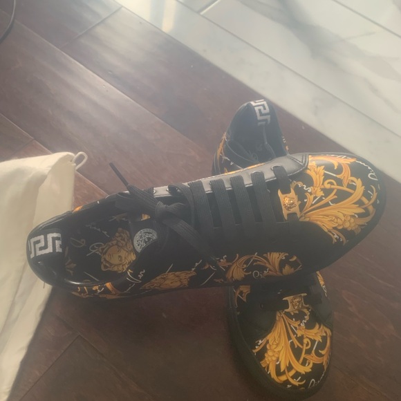 Authentic Versace men shoes,come with dustbag and box - Picture 2 of 4